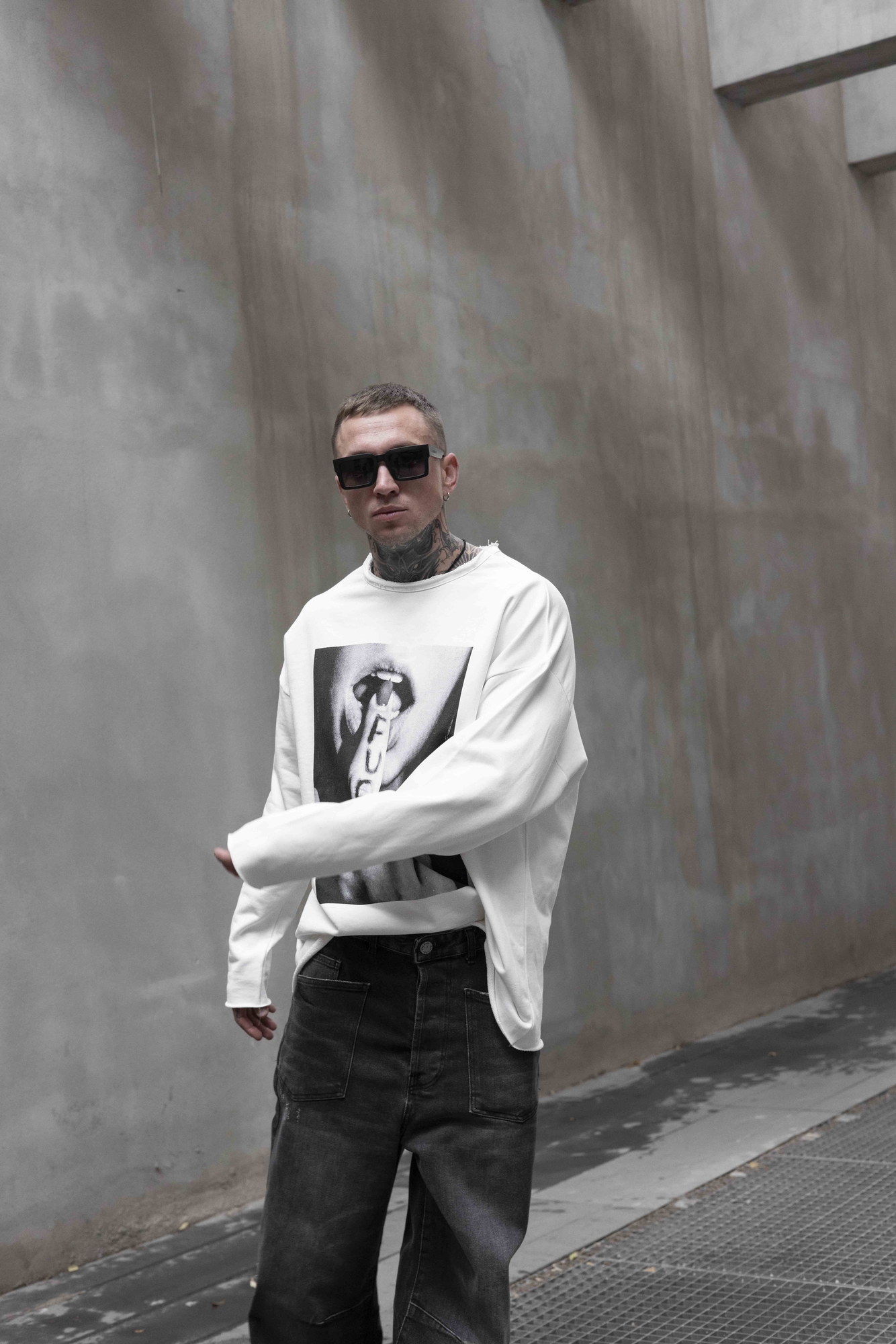 Fuck Printed White Sweatshirt 1316 SweatShirts Black Island